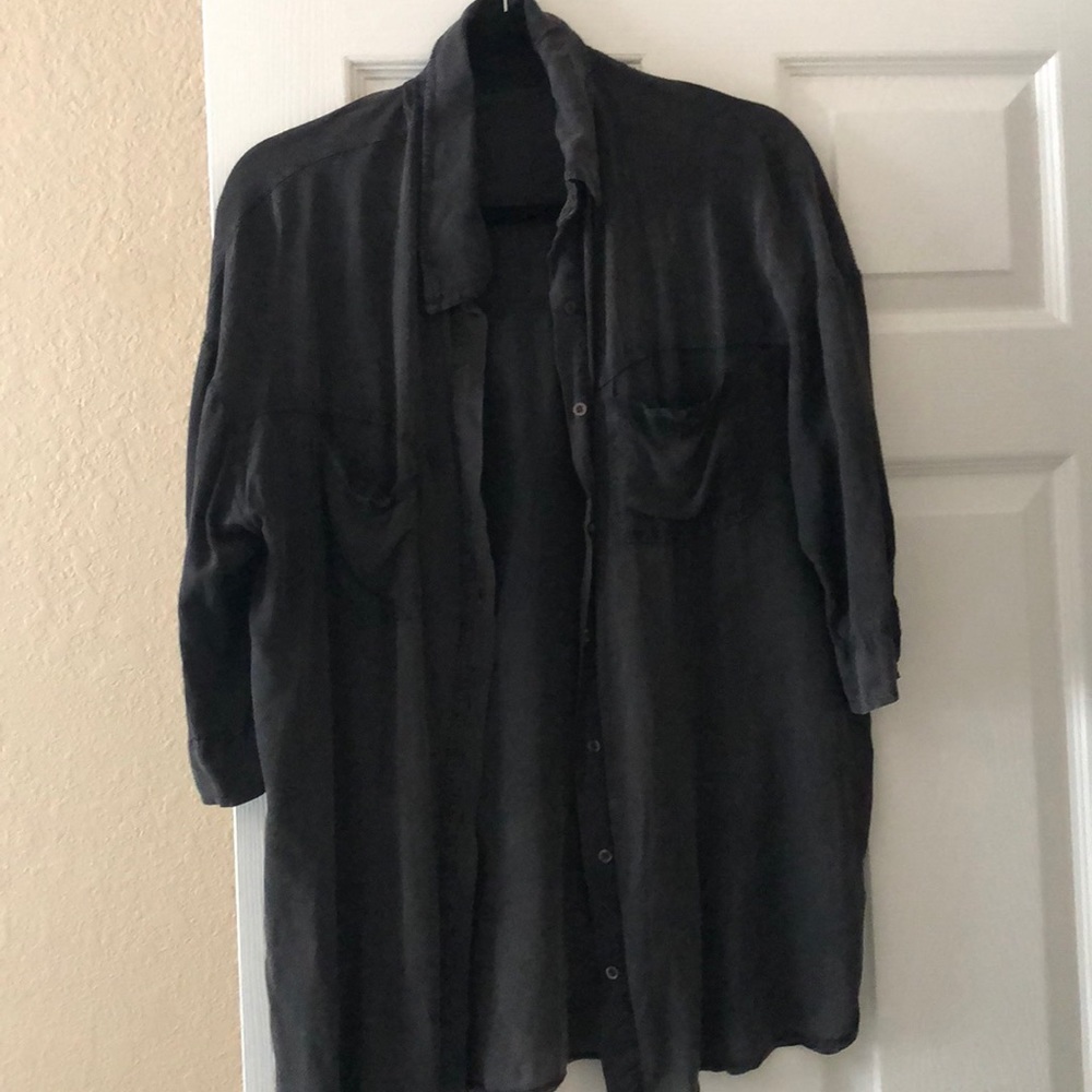 Urban outfitters black T